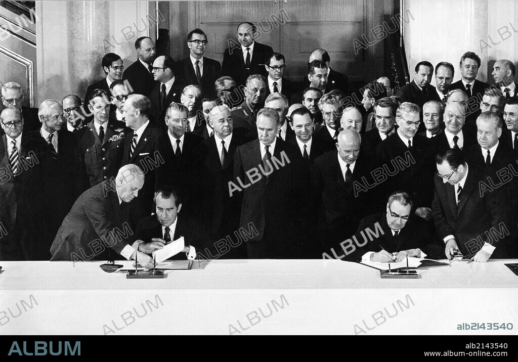 Signing of stratetic arms limitation talks treaty (salt 1) in the kremlin, moscow, ussr, on may 26th, 1972, principle signatories: richard nixon, president of the united states and leonid brezhnev, general secretary of cpsu.