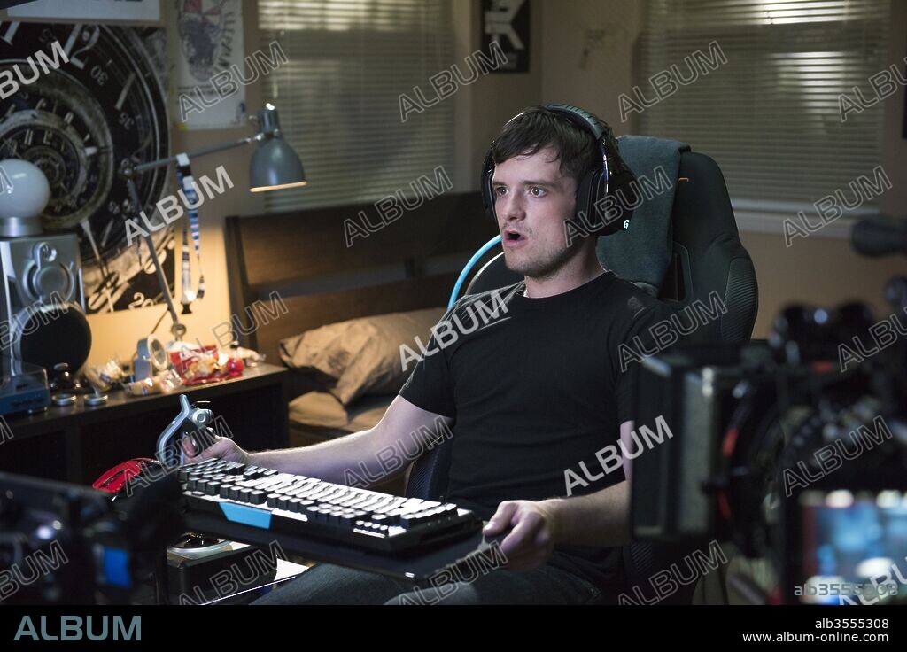 JOSH HUTCHERSON in FUTURE MAN, 2017. Copyright POINT GREY PICTURES/MATT TOLMACH PROD/TUCKEYFOOT PROD/SONY P.