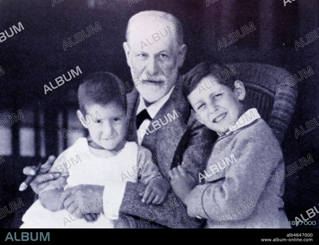 Sigmund Freud with his grandsons, Ernst and Heinerle, in Germany 1920. Sigmund Freud (1856 - 23 September 1939); Austrian neurologist and the founder of psychoanalysis. 1930.