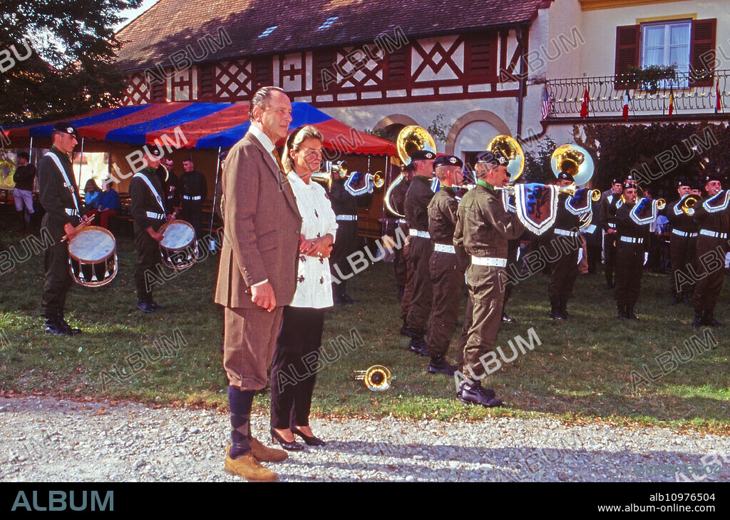 Baron Dieter von Malsen Ponickau with Baroness Sybille de Selys Longchamps at Osterberg castle, Germany 1998.
