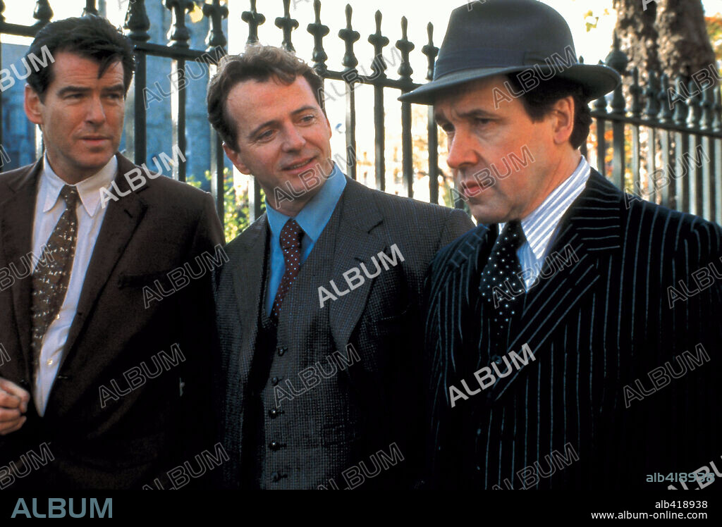 AIDAN QUINN, PIERCE BROSNAN y STEPHEN REA en EVELYN, 2002, dirigida por BRUCE BERESFORD. Copyright UNITED ARTISTS.