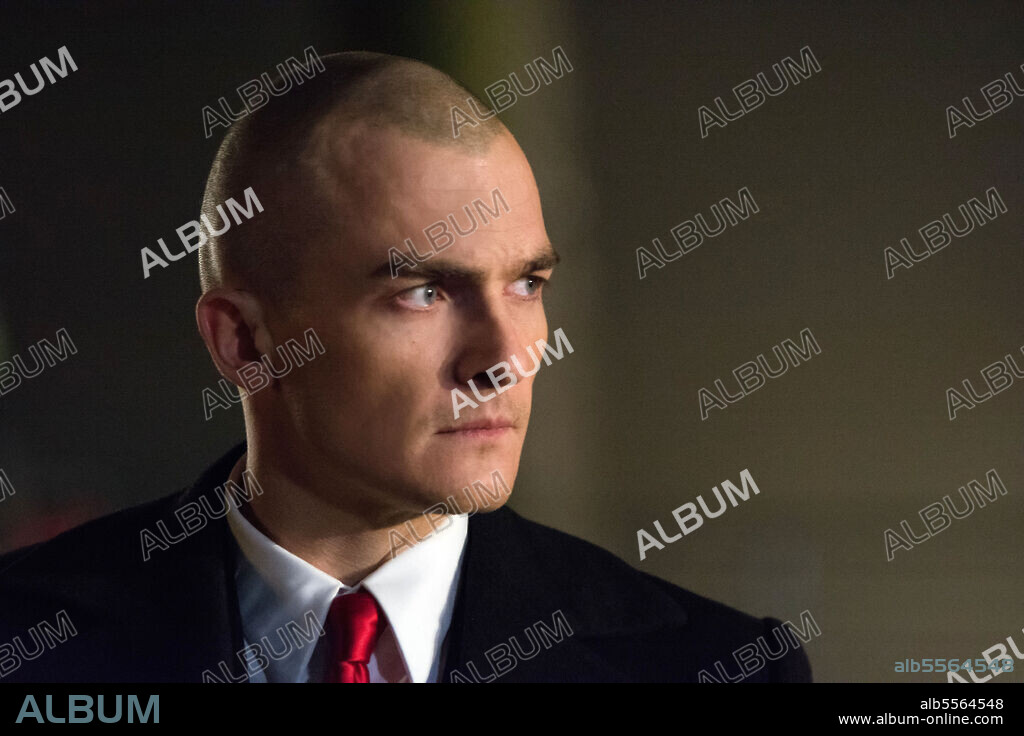 RUPERT FRIEND en HITMAN: AGENTE 47, 2015 (HITMAN: AGENT 47), dirigida por ALEKSANDER BACH. Copyright Twentieth Century-Fox.