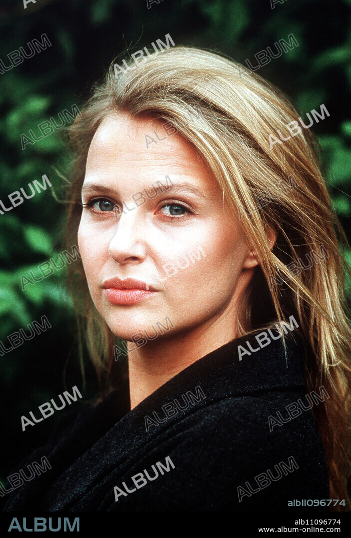 KATHARINA BÖHM - Dr. Angela Mancinelli aka. Amico mio / Una Profondo Ferita: Fear in her eyes / Headline: CHILDREN'S CLINIC / BRD/ITL 1995.