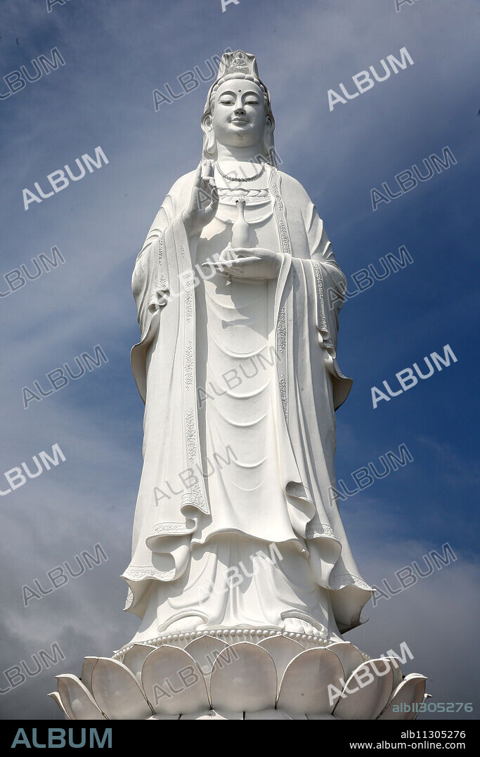 Giant statue 67m tall of Quan Am, Bodhisattva of Compassion (Goddess of Mercy), Linh Ung Buddhist Pagoda, Danang, Vietnam, Indochina, Southeast Asia, Asia.