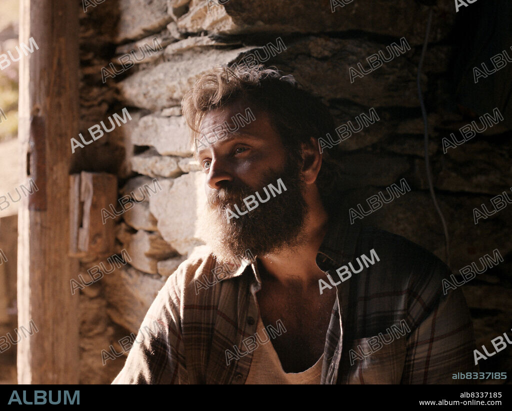 ALESSANDRO BORGHI en LAS OCHO MONTAÑAS, 2022 (LE OTTO MONTAGNE), dirigida por CHARLOTTE VANDERMEERSCH y FELIX VAN GROENINGEN. Copyright WILDSIDE.