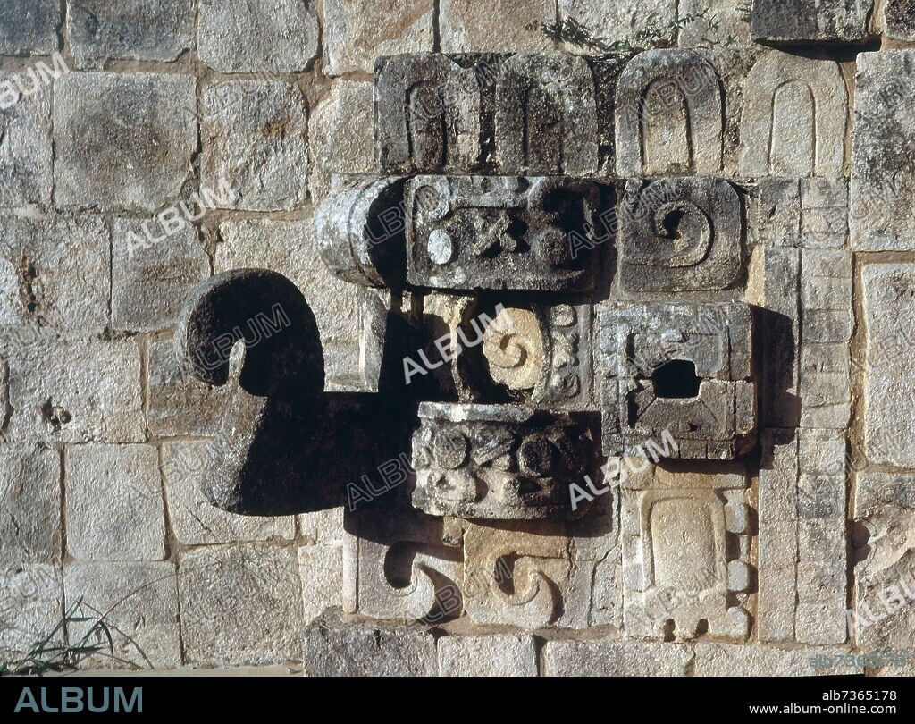 PIRAMIDE ADIVINO-DET DECORACION ESTILO CHENES-CULTURA MAYA.