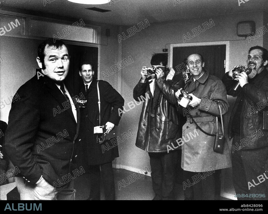 Göteborg 1969-11-21 - Ingemar Johansson på rättegång - fotograferna fr v är: Allan Karlsson GT, Anders Skoog Arbetet, Bror Augustsson Kamerareportage, Frank Setteskog Aftonbladet och Tommy Wiberg Expressen. *** Local Caption *** GTIngo-006.jpg. ÅKE THIM.