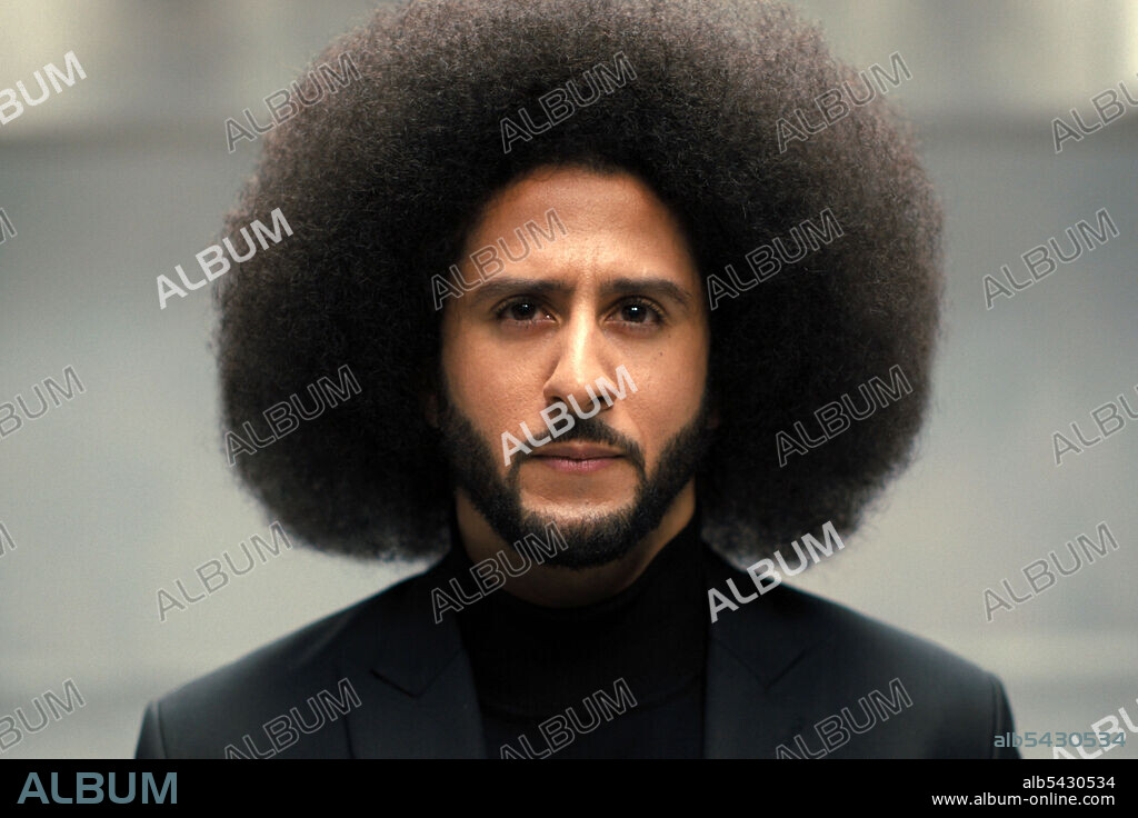 COLIN KAEPERNICK dans COLIN EN NOIR ET BLANC, 2021 (COLIN IN BLACK AND WHITE), réalisé par AVA DUVERNAY. Copyright ARRAY Filmworks / Netflix.