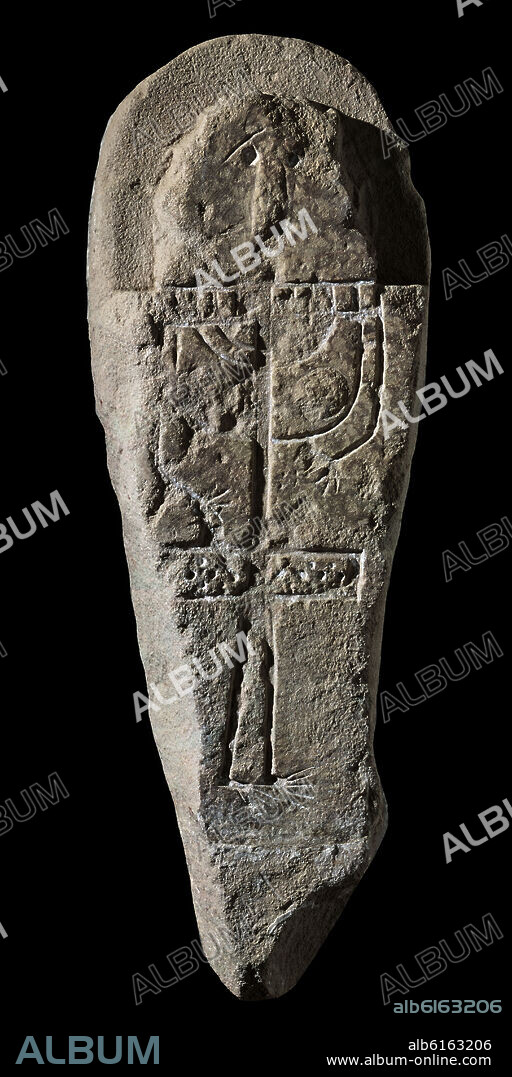 ESTELA FUNERARIA DE LA LENTEJUELA-S IV-V-RELIEVE VISIGODO.