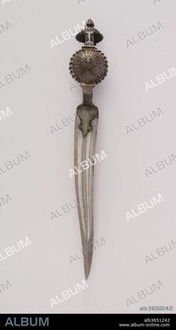 Dagger (Bichuwa). Culture: Indian, South Indian. Dimensions: H. 14 3/8 in. (36.5 cm); H. of blade 9 1/2 in. (24.1 cm); W. 2 1/8 in. (5.4 cm); Wt. 12.5 oz. (354.4 g). Date: 18th century.