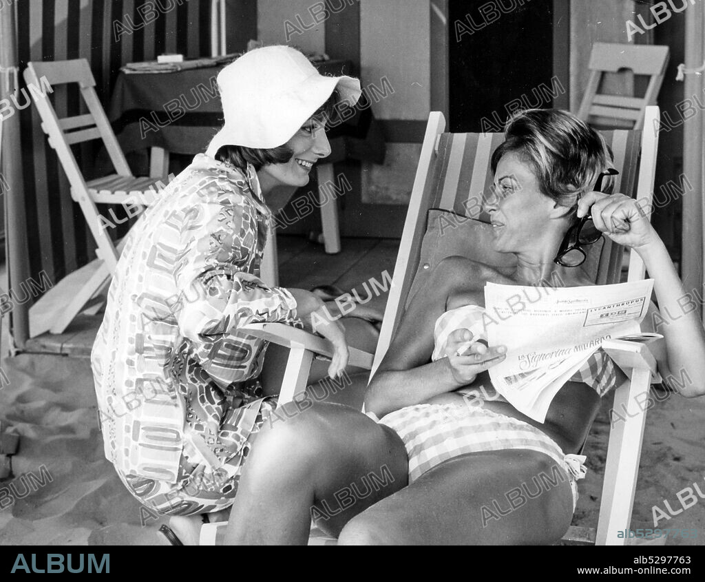 Rossella falk. alida valli. venezia lido. 1962. (Photo by: Marka/Universal Images Group via Getty Images).