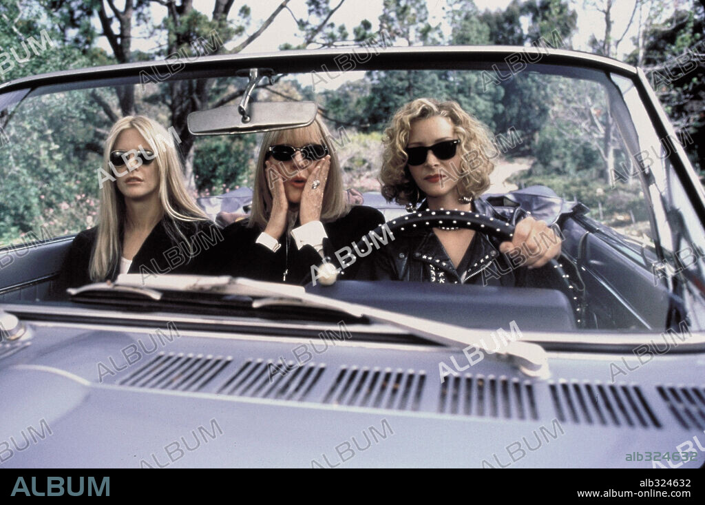 DIANE KEATON, LISA KUDROW y MEG RYAN en COLGADAS, 2000 (HANGING UP), dirigida por DIANE KEATON. Copyright COLUMBIA PICTURES.