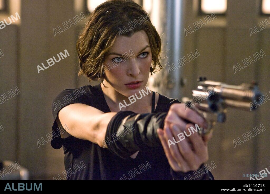 MILLA JOVOVICH en RESIDENT EVIL: ULTRATUMBA, 2010 (RESIDENT EVIL: AFTERLIFE), dirigida por PAUL W. S. ANDERSON. Copyright CONSTANTIN FILM PRODUCKTION/IMPACT PICTURES.