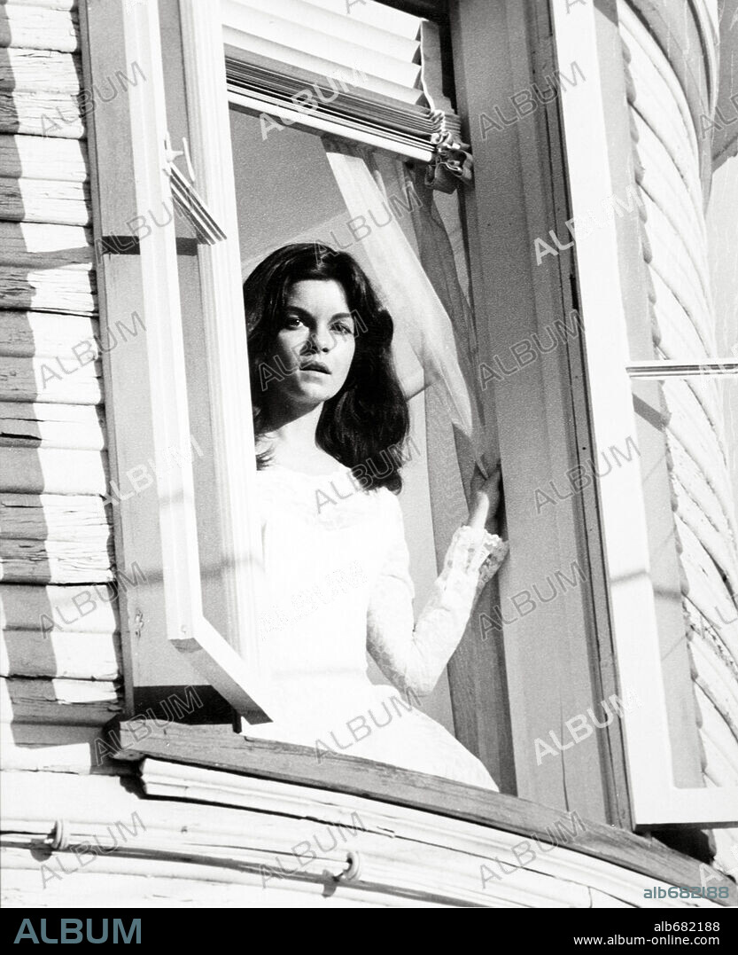 GENEVIEVE BUJOLD in ALEX & THE GYPSY, 1976. Copyright 20TH CENTURY FOX.