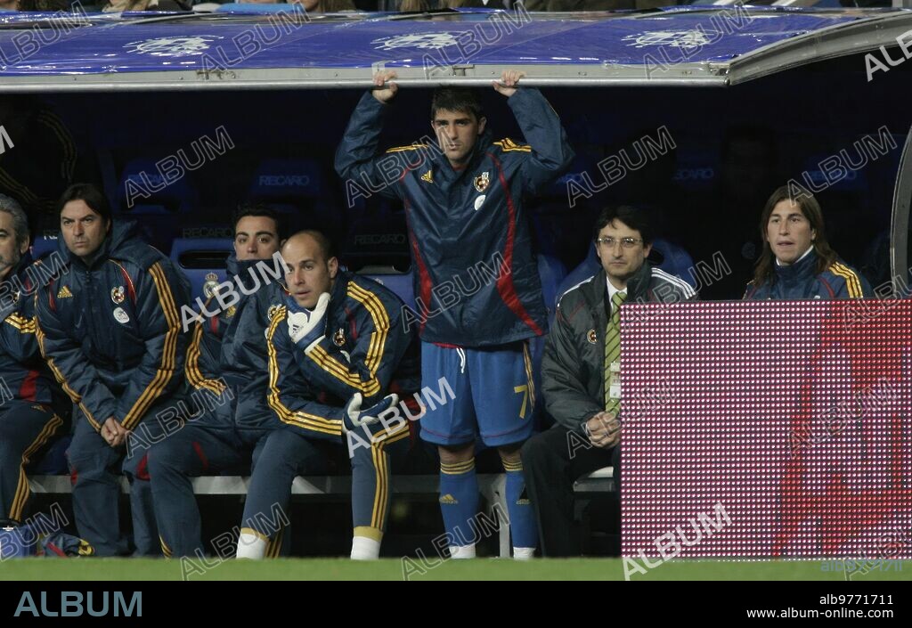Madrid, 03/24/2007. Qualification match for the Swiss Euro 2008, played at the Santiago Bernabéu stadium between the Spanish and Danish teams. In the image, the Spanish bench with Xavi, Reina, Villa and Ramos. Photo: Ignacio Gil ARCHDC.
