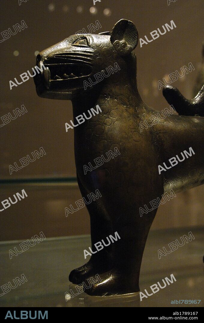 ARTE AFRICANO. NIGERIA. S. XVI. ENVASE DE AGUA EN FORMA DE LEOPARDO. Detalle. Bronce. Reino de Benín. Museo Británico. Londres. Inglaterra. Reino Unido.