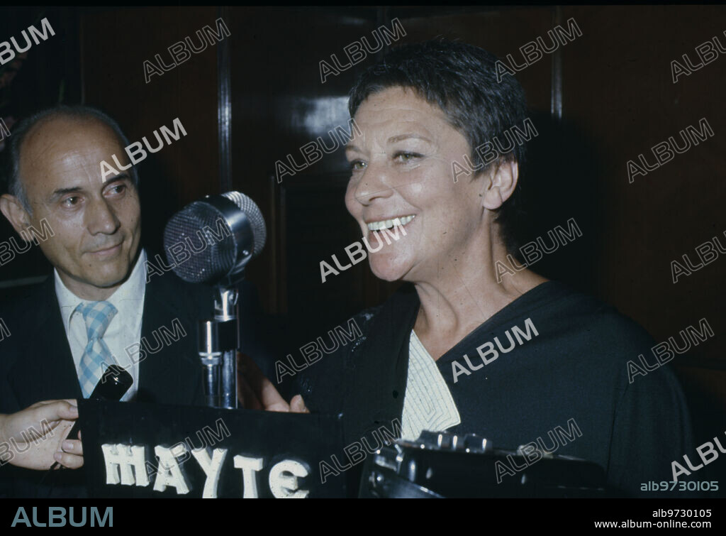 Madrid, July 1976. Maria Casares brings together professional colleagues in Mayte to present her play "El Adefesio." In the image, together with the director of the play José Luis Alonso.