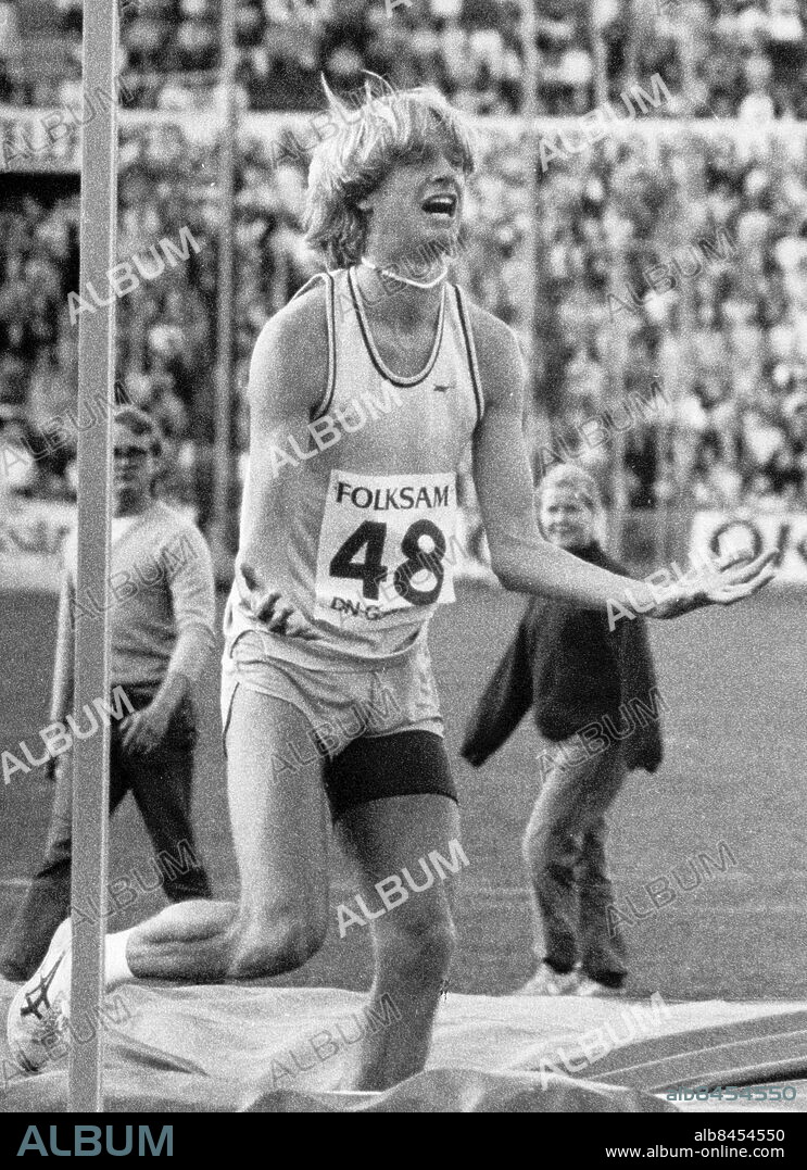 Stockholm 1983-07-05. Höjdhopparen Patrik Sjöberg sätter nytt svenskt rekord i höjdhopp under DN-galan. Foto: Roger Turesson / Expressen / TT / Kod: 42. ** AFTONBLADET OUT **.