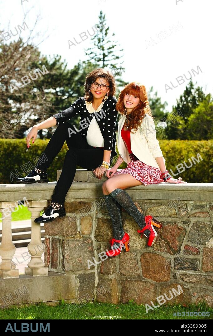 BELLA THORNE y ZENDAYA en AMIENEMIGOS, 2012 (FRENEMIES), dirigida por DAISY VON SCHERLER MAYER. Copyright DISNEY CHANNEL.