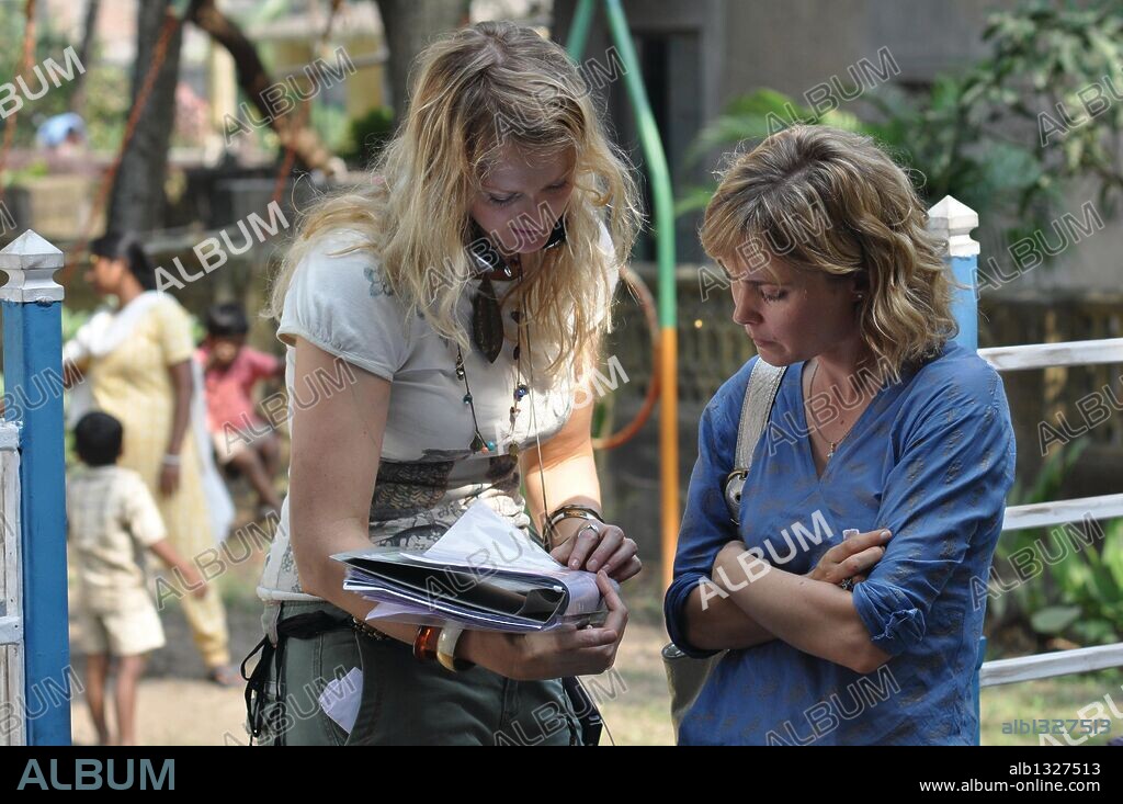CLAIRE MCCARTHY and RADHA MITCHELL in THE WAITING CITY, 2009, directed by CLAIRE MCCARTHY. Copyright SOL FILMS.
