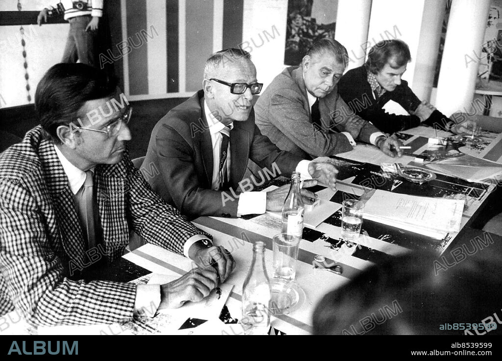 Stockholm 1977-09-28. Kenne Fant, Harry Schein, Åke Rapp och Torbjörn Sjöberg under en presskonferens på Svenska filminstitutet. Foto: Ingvar Karmhed / SvD / TT / kod 12014.