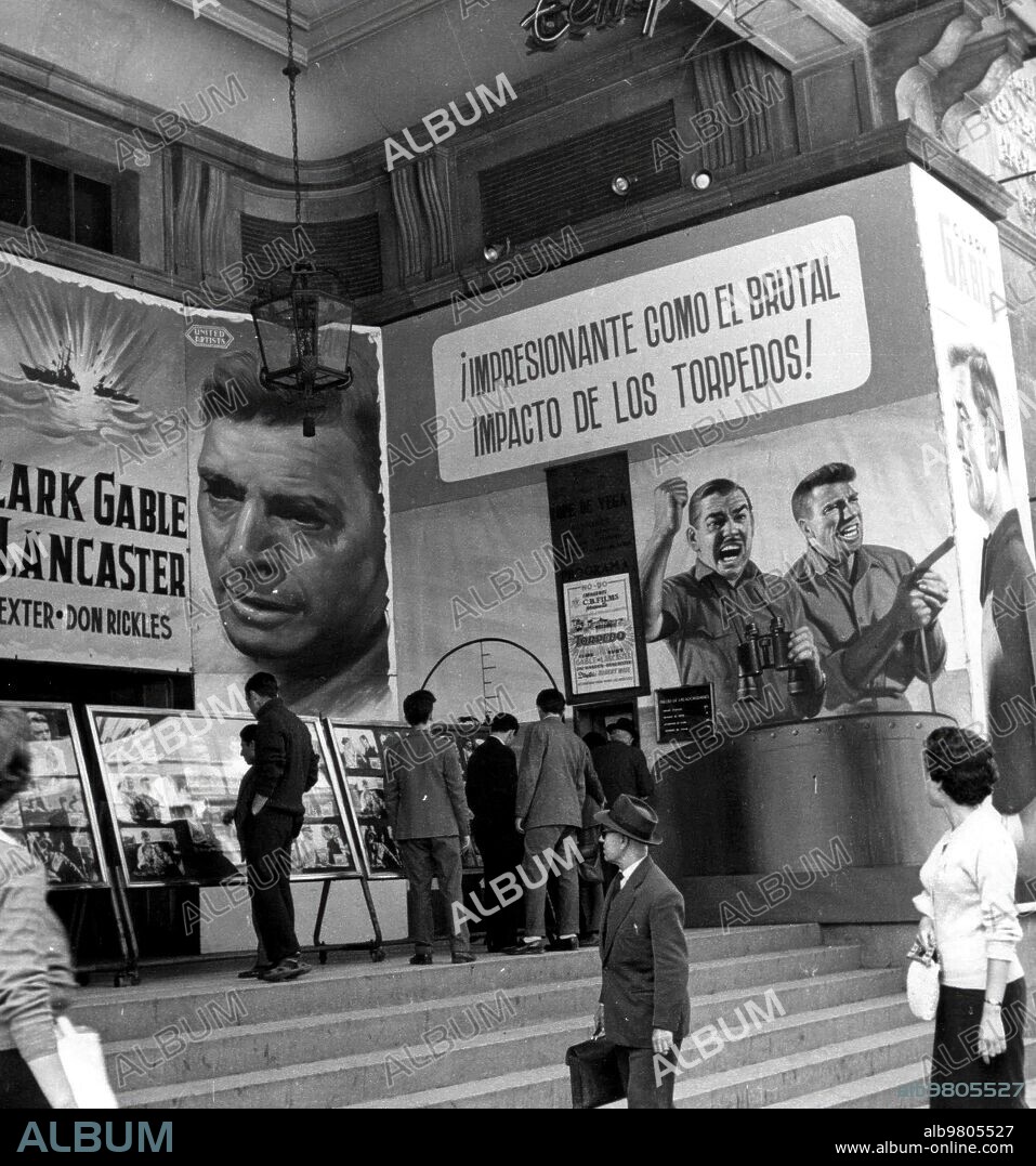 Madrid, 1958. The Capitol cinema decorated for the premiere of the film "Torpedo", starring Clark Cable and Burt Lancaster.