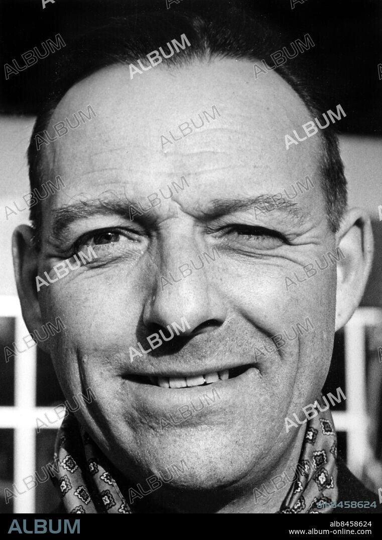 ARKIV omkring 1950. Bengt Ljungquist, fäktare och ridsportare, femfaldig olympier. Han vann lagbrons i värja i London-OS 1948, fyra år senare vid Helsingfors-OS blev det silver. Han blev VM-tvåa individuellt i värja 1947, tog VM-silver i lag 1947 och 1954, brons 1937, 1938 och 1951. Bengt vann fyra individuella SM i fäktning, tre med värjan och ett med sabeln. Dessutom blev han med Karat tvåfaldig SM-vinnare i dressyr, individuellt. Foto: Pressens Bild / TT / Kod: 194.