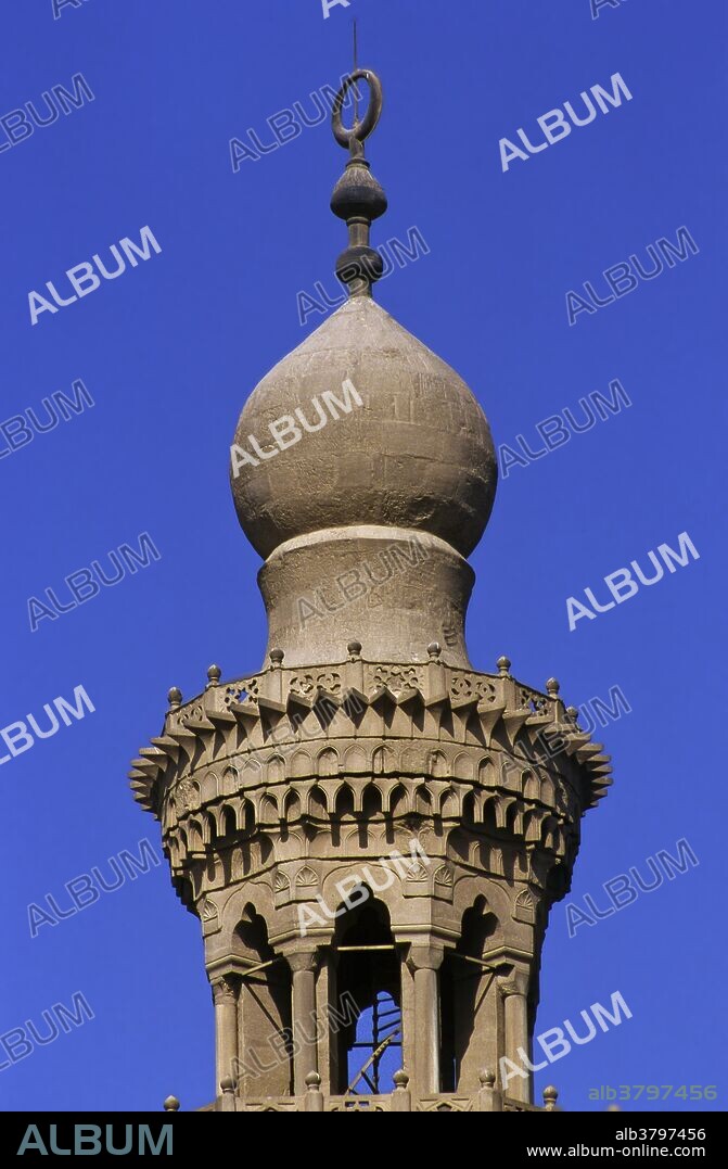 Sultan Hassan mosque -14th century, detail of minaret, Cairo, Egypt, Africa.