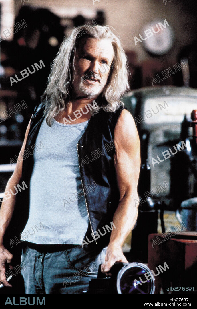 KRIS KRISTOFFERSON in BLADE, 1998, directed by STEPHEN NORRINGTON. Copyright NEW LINE CINEMA / TALAMON, BRUCE.