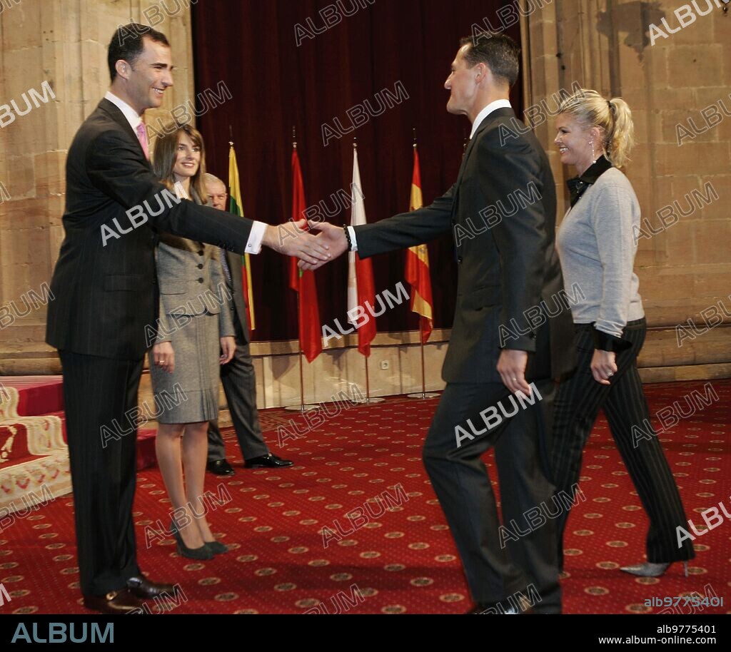 10/26/2007. Oviedo. General audience of HRH the Prince of Asturias to the recipients of this year's Prince of Asturias award. In the image: Michael Schumacher and his wife Corinna Betsch. Photo: Chema Barroso. ARCHDC.