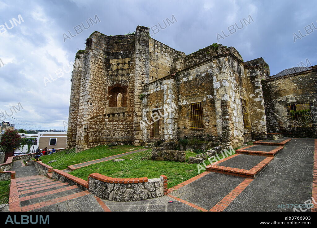 Monasterio de San Francisco, Old Town, UNESCO World Heritage Site, Santo Domingo, Dominican Republic, West Indies, Caribbean, Central America.