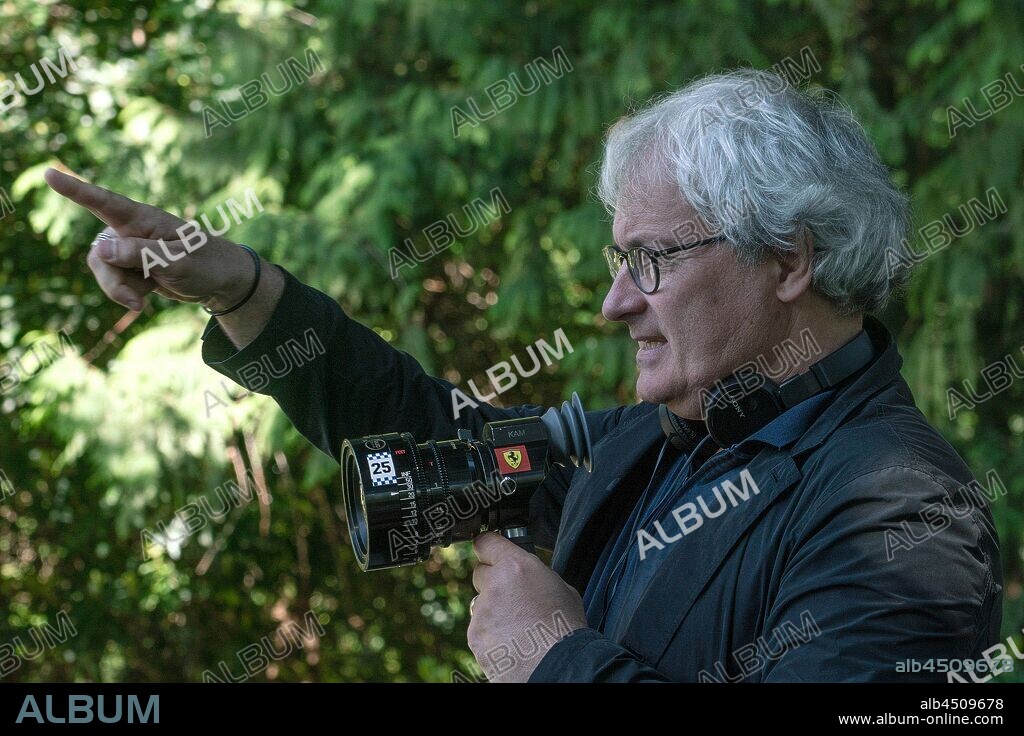 SIMON CURTIS en EL ARTE DE VIVIR BAJO LA LLUVIA, 2019 (THE ART OF RACING IN THE RAIN), dirigida por SIMON CURTIS. Copyright FOX 2000 PICTURES.