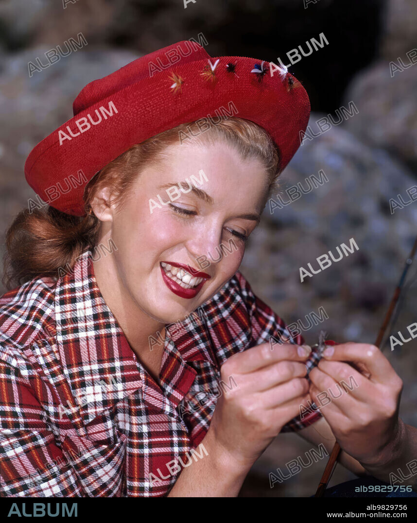 NORMA JEAN BAKER. MARILYN MONROE. 1946