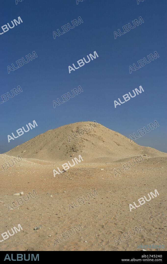 ARTE EGIPCIO. EGIPTO. IMPERIO ANTIGUO. VI DINASTIA. PIRAMIDE DE TETI (2301-2291 a. C.). Fundador de la Dinastía VI. Vista del exterior. SAKKARA.