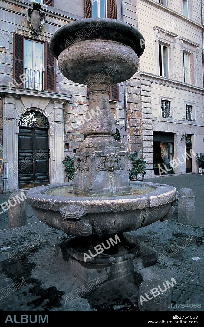 Fountain of Piazzetta di San Simeone, by Gucci Pietro, Della Porta Giacomo, 17th-20th Century, Unknow. Italy, Lazio, Rome, Piazza di San Simeone, fountain. View fountain small Piazza di San Simeone Rome basin.