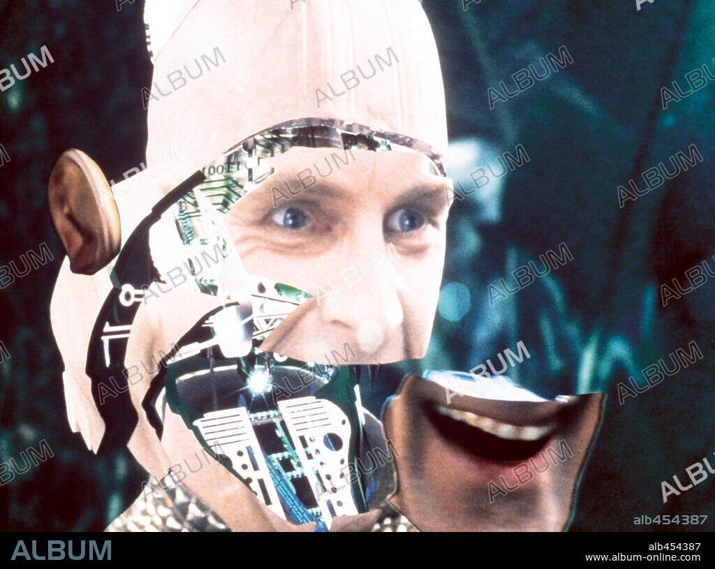 MATT FREWER en CORTADOR DE CESPED 2, MAS ALLA DEL CIBERESPACIO, EL, 1996 (LAWNMOWER 2: BEYOND CYBERSPACE), dirigida por FARHAD MANN. Copyright ALLIED ENTERTAINMENTS/FUJI EIGHT CO.,LTD.
