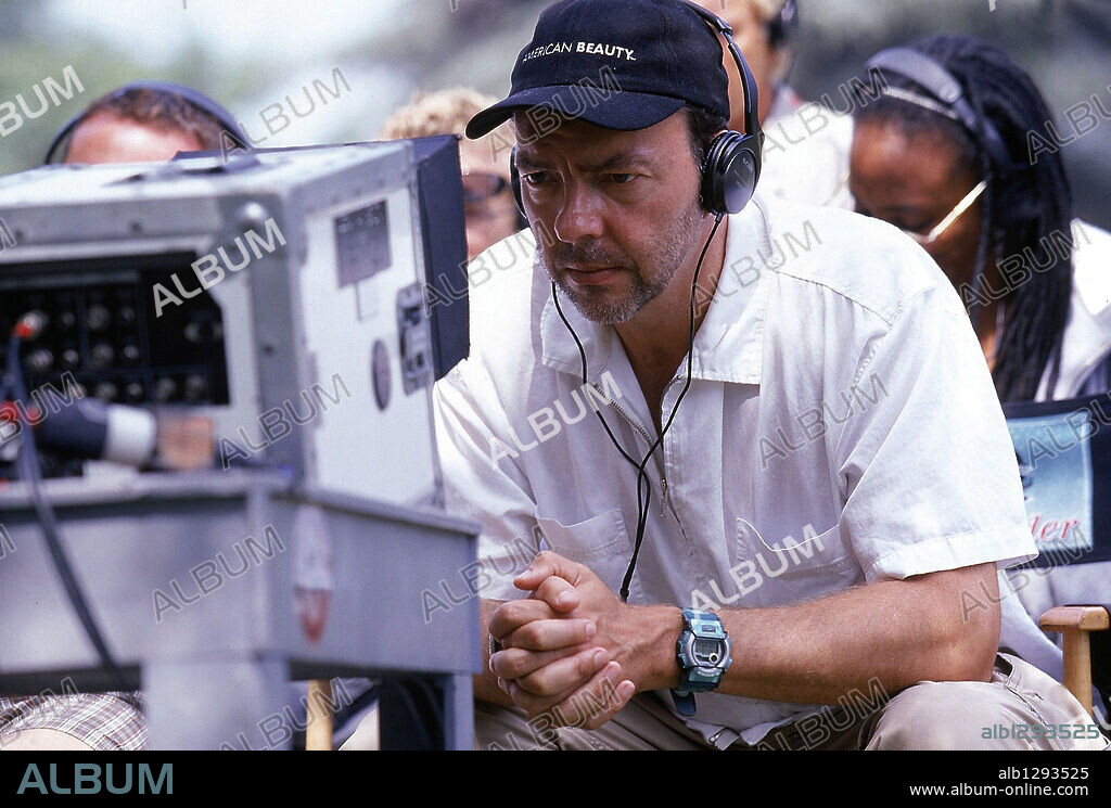 ALAN BALL en A DOS METROS BAJO TIERRA, 2001 (SIX FEET UNDER). Copyright HBO. 4º temporada.