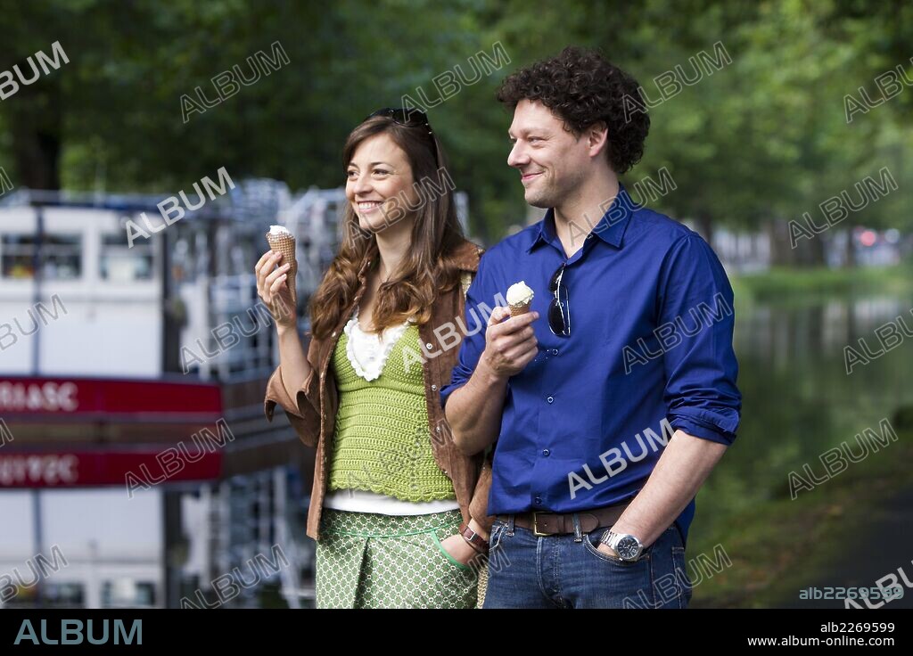 LEONOR WATLING und RICHARD COYLE in THE FOOD GUIDE TO LOVE, 2013, unter der Regie von DOMINIC HARARI und TERESA DE PELEGRI. Copyright PARALLEL/FOX INTERNATIONAL/HAUT ET COURT/TORNASOL FILMS.