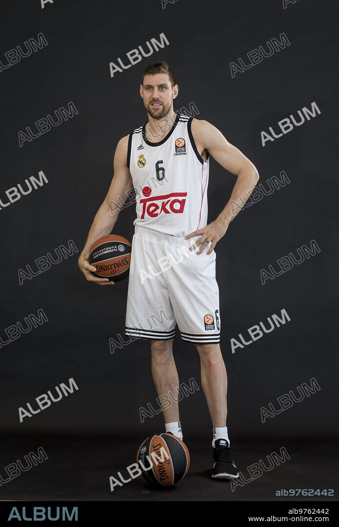 Madrid, 2 de octubre de 2014. Media day con el Real Madrid de baloncesto. En la imagen: Nocioni. Foto: IGNACIO GIL.       .... archdc ....