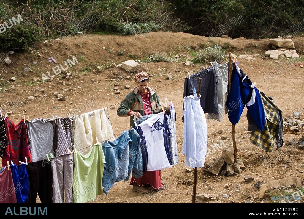 RETORNO A HANSALA, 2008, dirigida por CHUS GUTIERREZ. Copyright MAESTRANZA FILMS/MUAC FILMS.