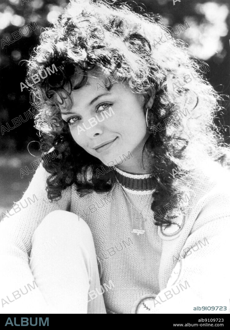 MICHELLE PFEIFFER in MARRIED TO THE MOB, 1988, directed by JONATHAN DEMME. Copyright ORION PICTURES.