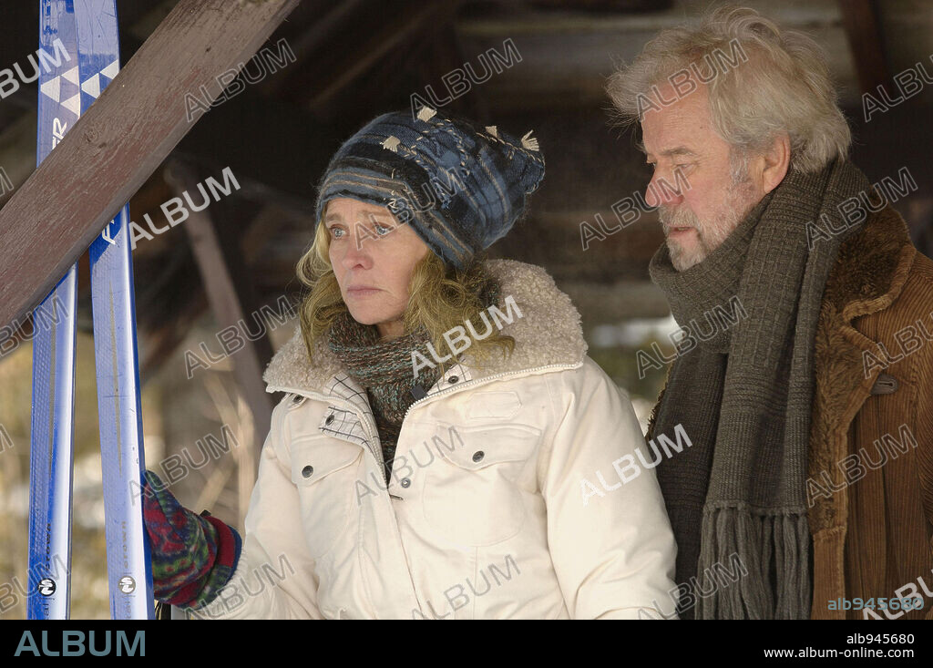 GORDON PINSENT and JULIE CHRISTIE in AWAY FROM HER, 2006, directed by SARAH POLLEY. Copyright FOUNDRY FILMS INC.