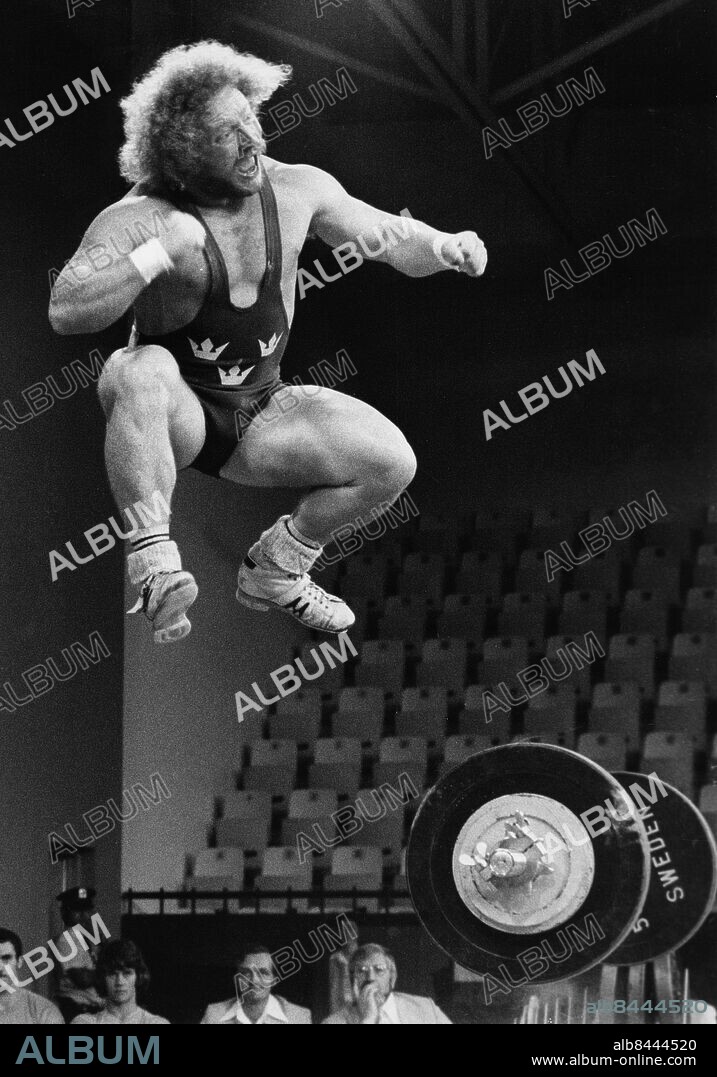 MONTREAL 19760726. Svenske tyngdlyftaren Lennart "Hoa-Hoa" Dahlgren blev stor publikfavorit under de olympiska spelen i Montreal.. Dahlgren blev 11:a i 110 kg-klassen.. Foto: Ernest Schworck / UPI / Pressens Bild Kod: 450.