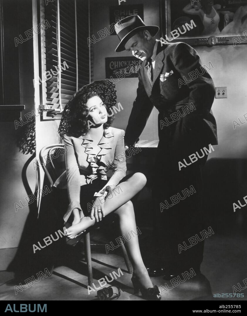 CHARLES BICKFORD et LINDA DARNELL dans FALLEN ANGEL, 1945, réalisé par OTTO PREMINGER. Copyright 20TH CENTURY FOX.
