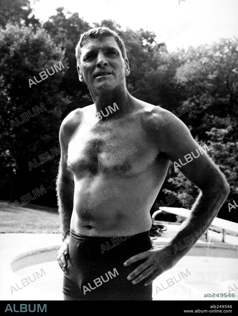 BURT LANCASTER en EL NADADOR, 1968 (THE SWIMMER), dirigida por FRANK PERRY. Copyright COLUMBIA PICTURES.