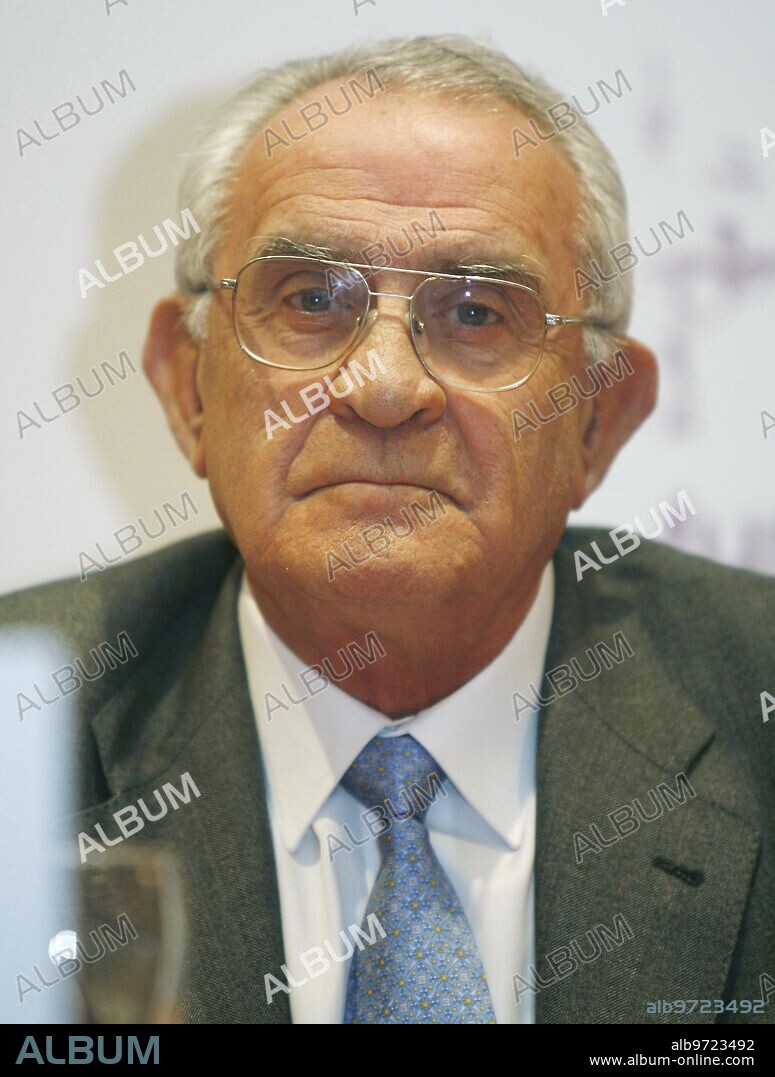 Sevilla, 25/03/2008. El nuevo libro de Salvador Sánchez Terán, presento por Soledad Becerril. Foto: Millán Herce. ARCHSEV.