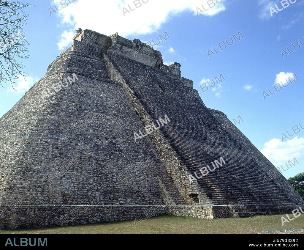 PIRAMIDE DEL ADIVINO-28 M ALTURA-S X AC-CULTURA MAYA PUUC - FOTO AÑOS 90.