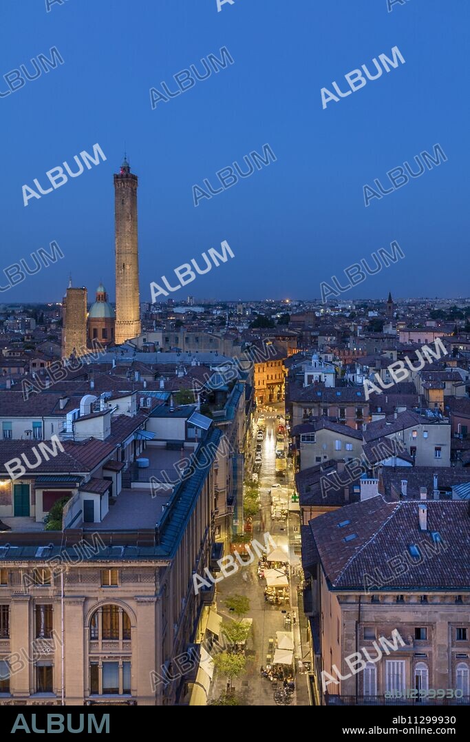 View from King Enzo Palace (Palazzo Re Enzo), Bologna, Emilia-Romagna, Italy, Europe.