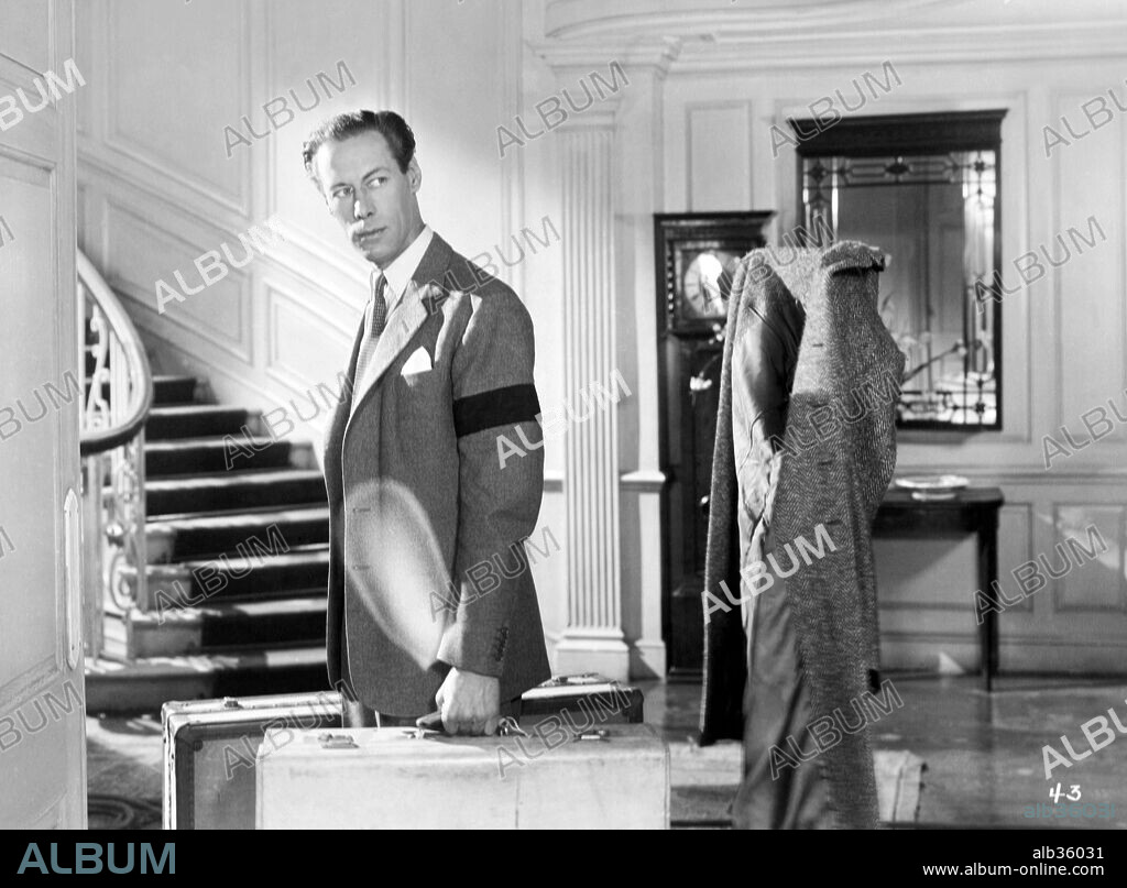 REX HARRISON en UN ESPIRITU BURLON, 1945 (BLITHE SPIRIT), dirigida por DAVID LEAN. Copyright TWO CITIES/CINEGUILD.