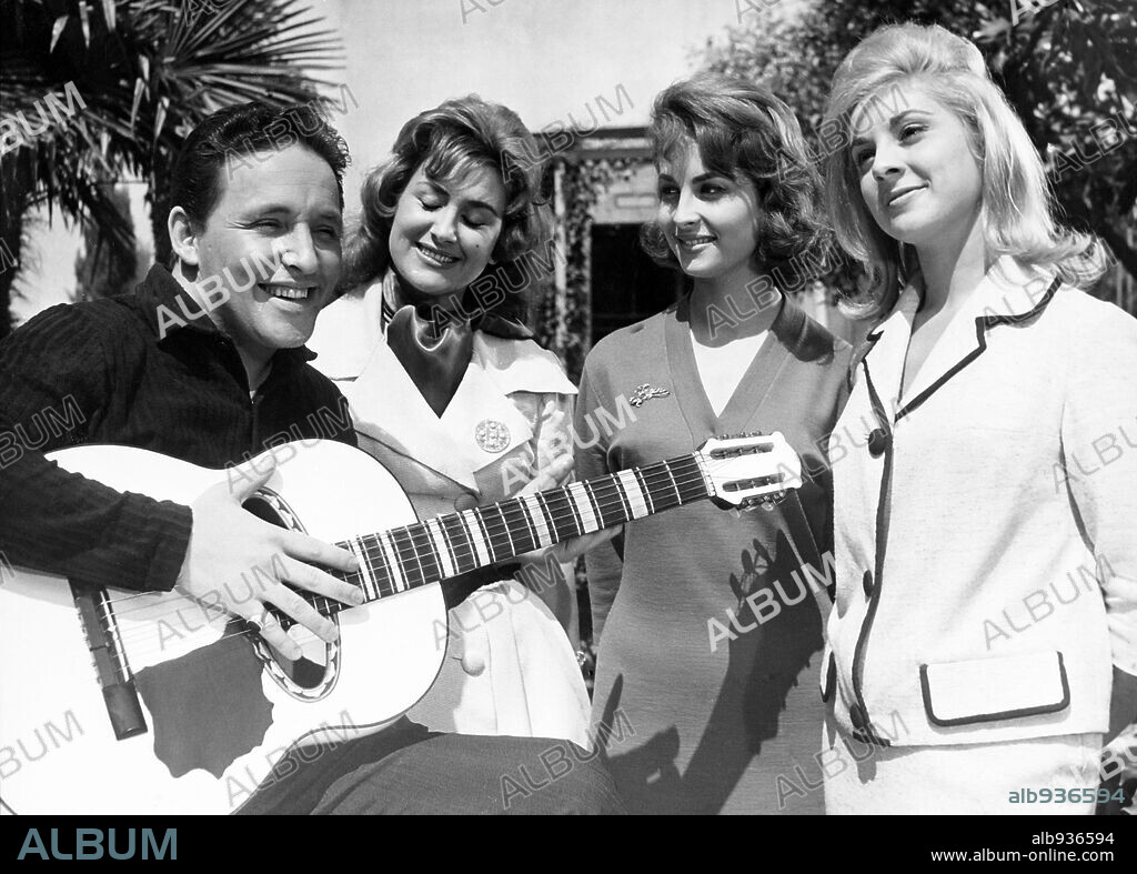 TORREBRUNO en ESA PÍCARA PELIRROJA, 1963. Copyright COOPERATIVA CINEMATOGRAFICA UNION.